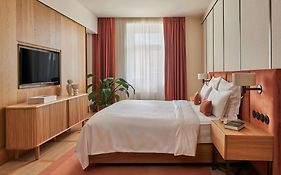 The Julius Prague